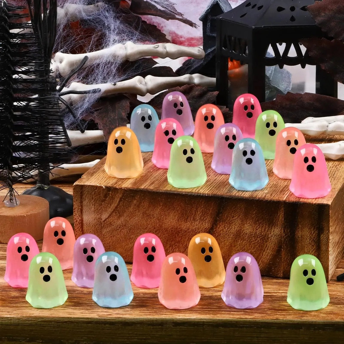 👻Mini Glow Ghost Decorations – Cute by Day, Spooky & Glowing After Dark